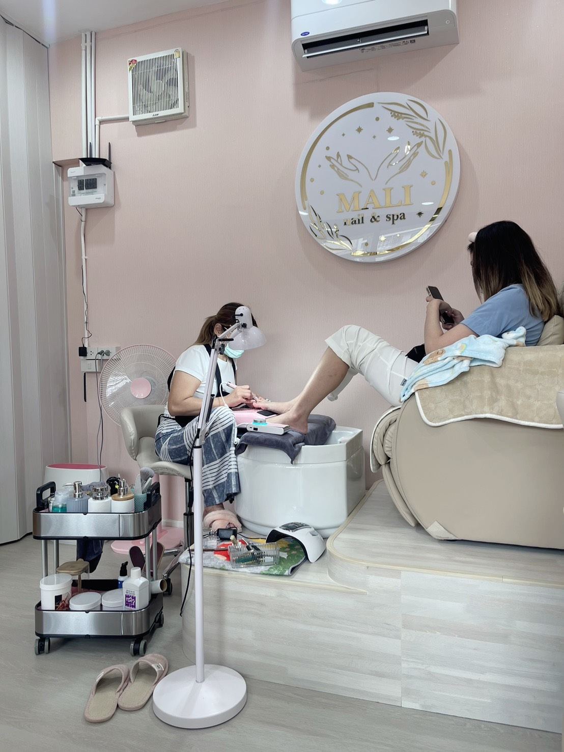บรรยากาศภายในร้าน Mali Nail & Spa