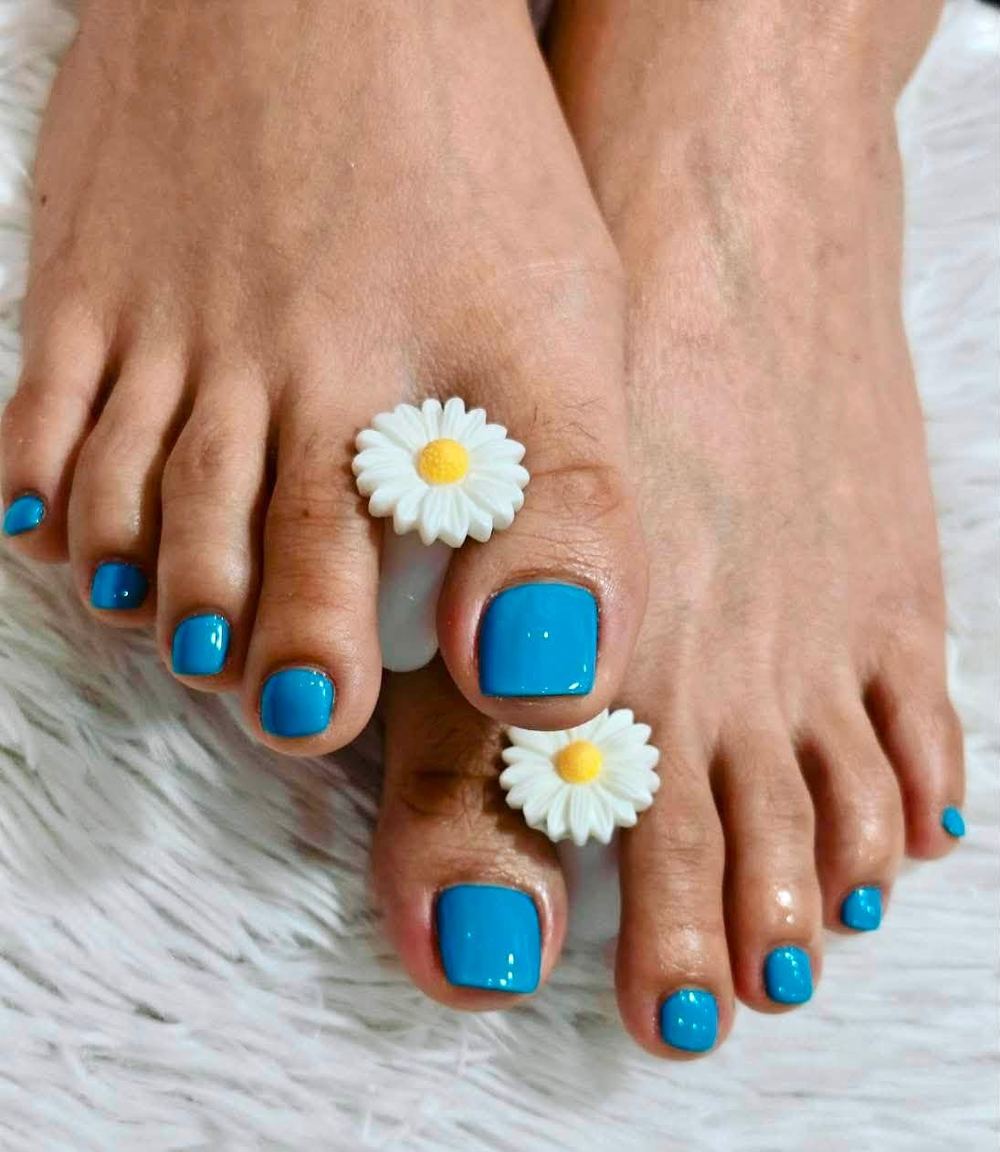 ผลงานทำเล็บเท้า ลายดอกเดซี่ Mali Nail & Spa
