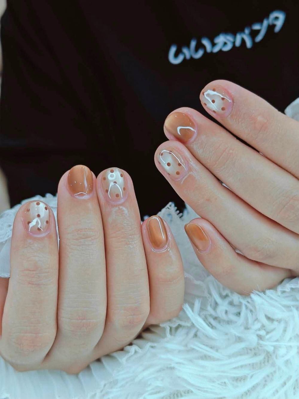 ผลงานทำเล็บมือลายนามธรรมสีเขียวม่วง Mali Nail & Spa